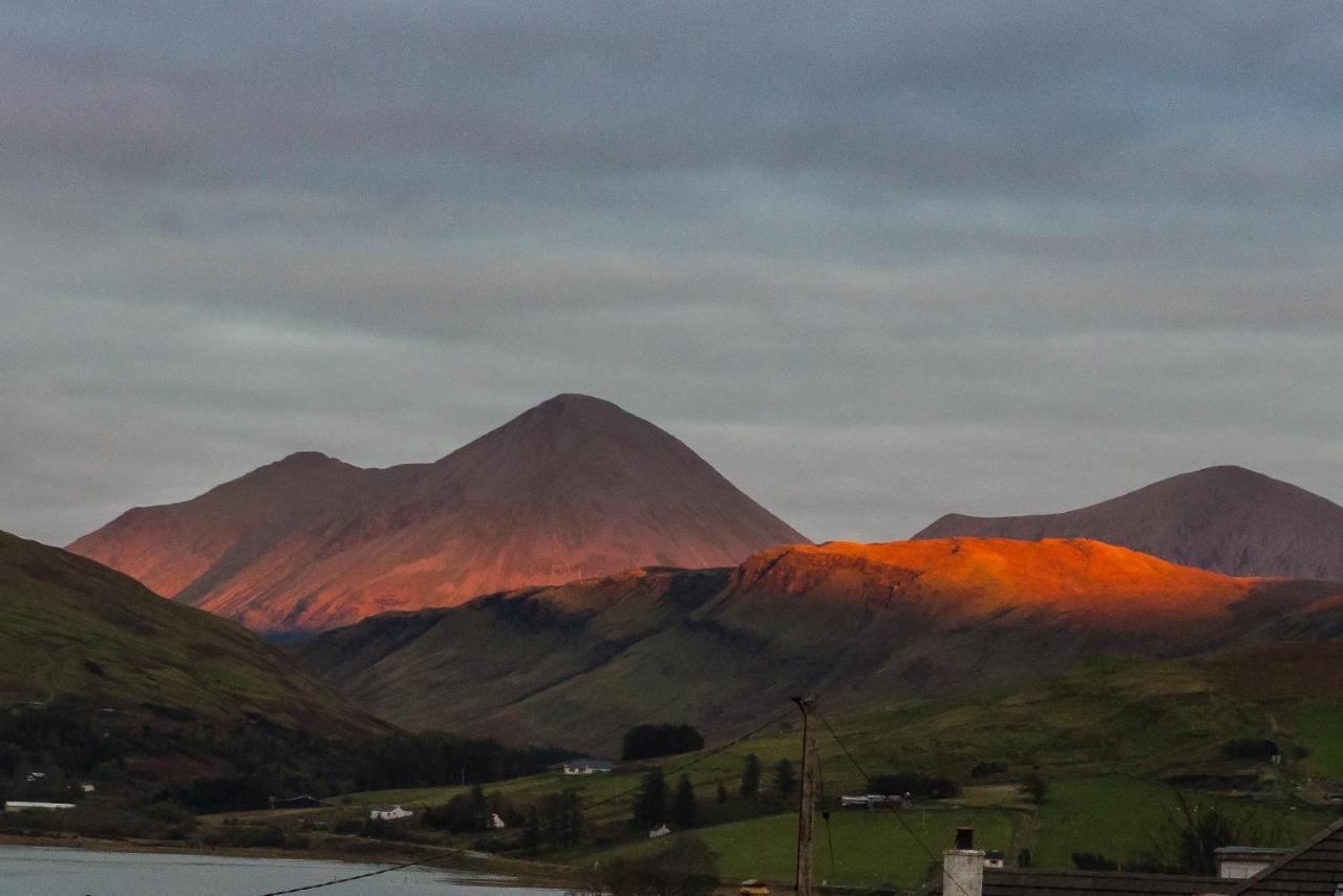 Luxury 4 Bedroom Cottage With Stunning Views Near Fairy Pools! Carbost (Loch Harport, Isle of Skye) Exterior photo