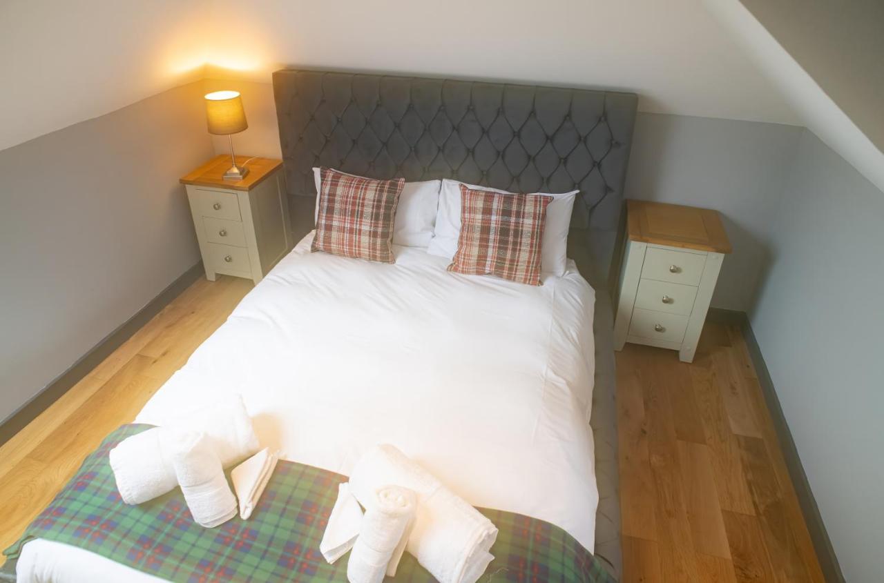 Luxury 4 Bedroom Cottage With Stunning Views Near Fairy Pools! Carbost (Loch Harport, Isle of Skye) Exterior photo