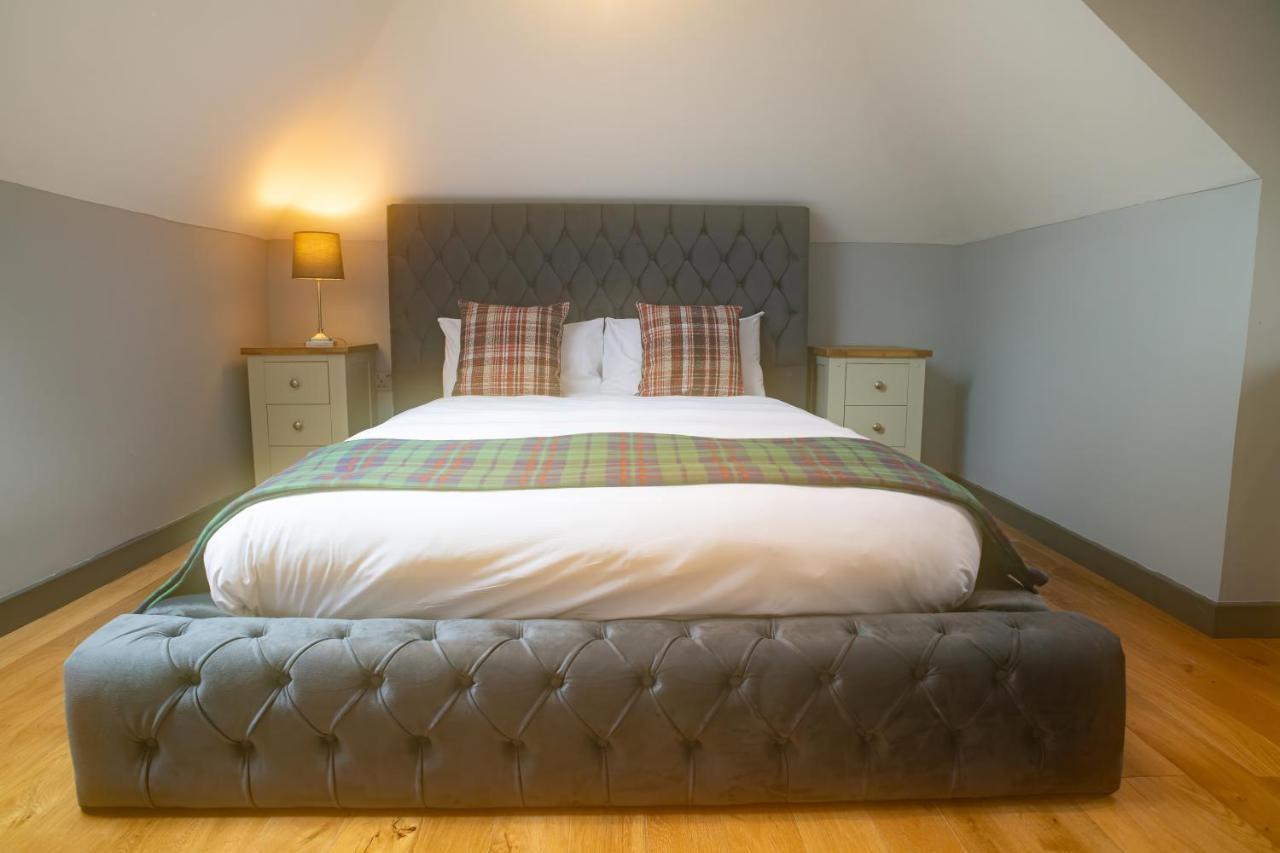 Luxury 4 Bedroom Cottage With Stunning Views Near Fairy Pools! Carbost (Loch Harport, Isle of Skye) Exterior photo