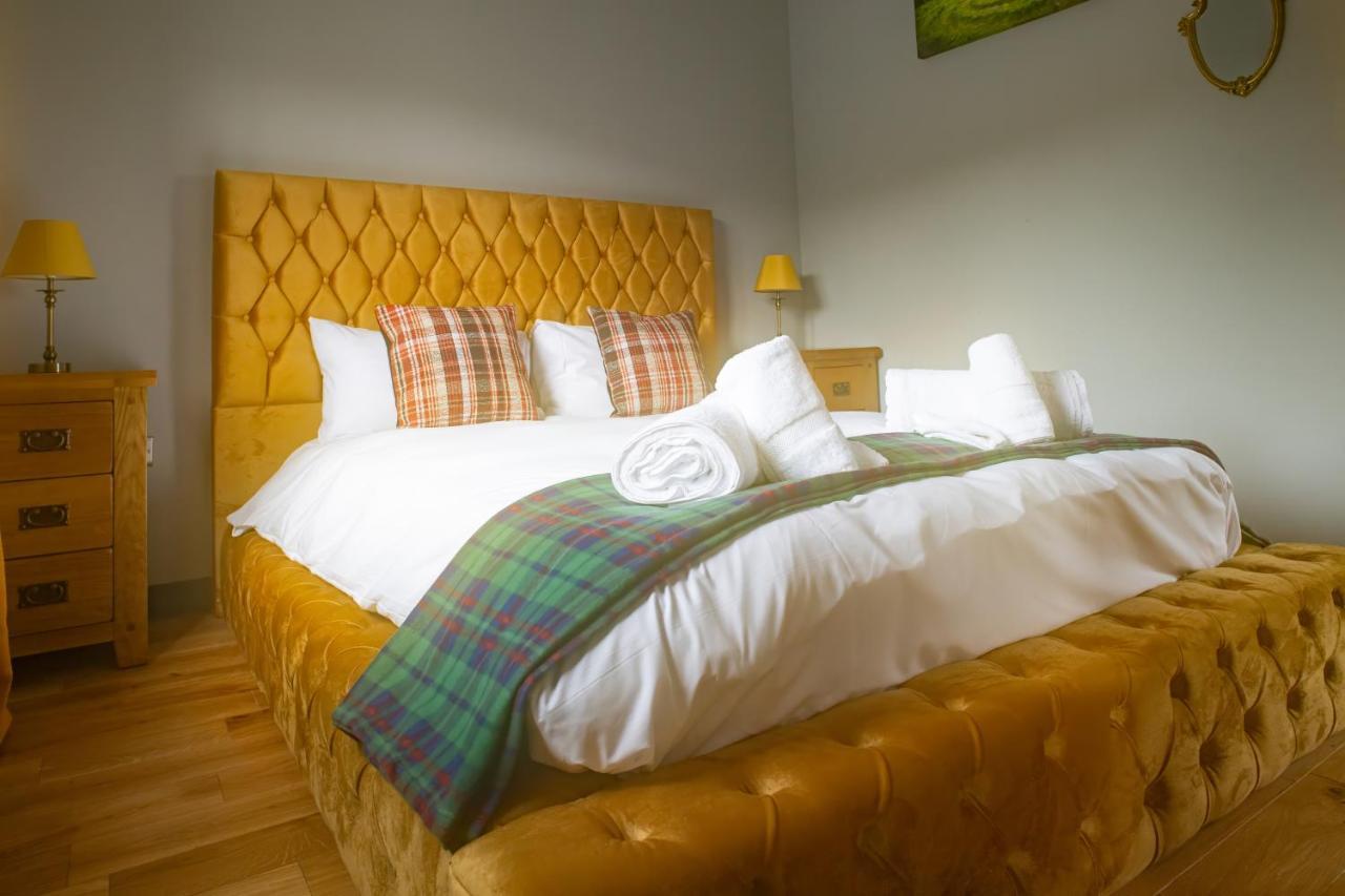 Luxury 4 Bedroom Cottage With Stunning Views Near Fairy Pools! Carbost (Loch Harport, Isle of Skye) Exterior photo