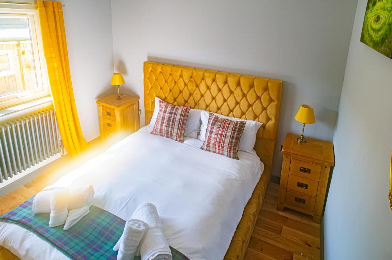 Luxury 4 Bedroom Cottage With Stunning Views Near Fairy Pools! Carbost (Loch Harport, Isle of Skye) Exterior photo