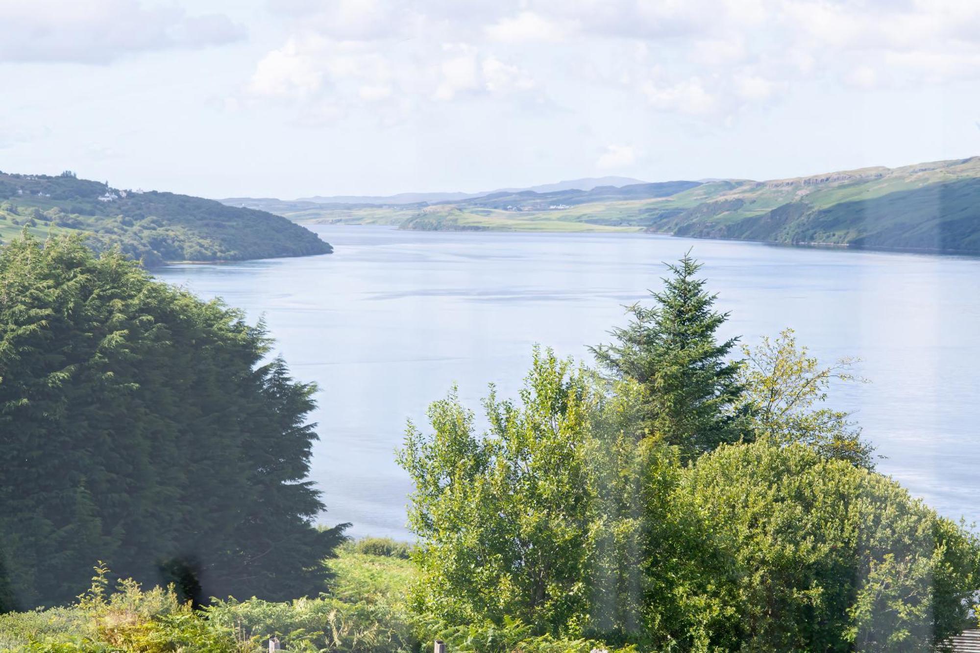 Luxury 4 Bedroom Cottage With Stunning Views Near Fairy Pools! Carbost (Loch Harport, Isle of Skye) Exterior photo