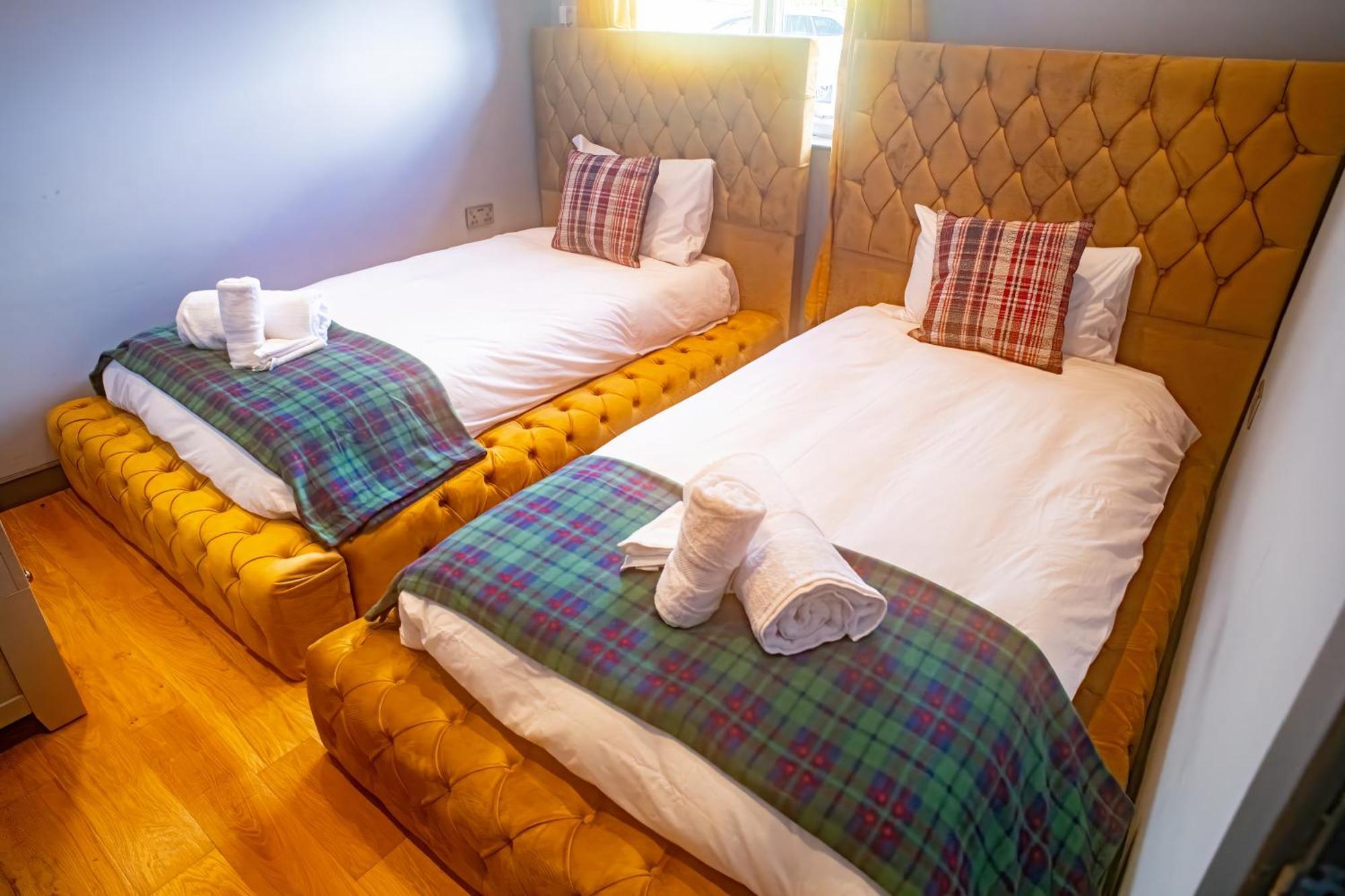 Luxury 4 Bedroom Cottage With Stunning Views Near Fairy Pools! Carbost (Loch Harport, Isle of Skye) Exterior photo