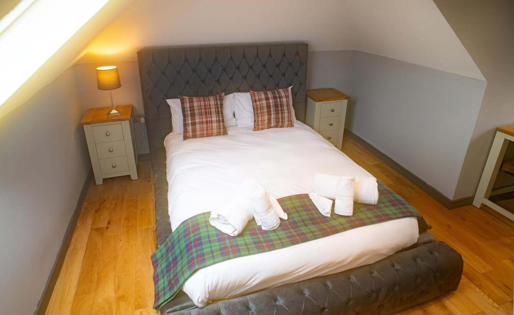 Luxury 4 Bedroom Cottage With Stunning Views Near Fairy Pools! Carbost (Loch Harport, Isle of Skye) Exterior photo